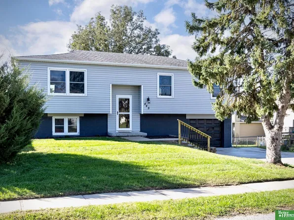 445 Hilltop Ave, Springfield, NE 68059