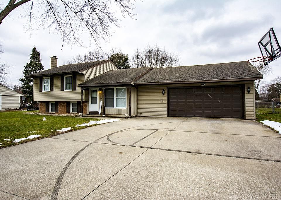 1st image of 71 Sunnycrest Dr