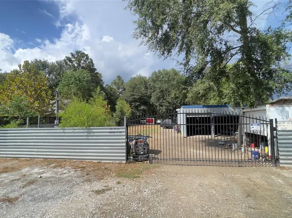 487 County Road 341, Cleveland, TX 77327