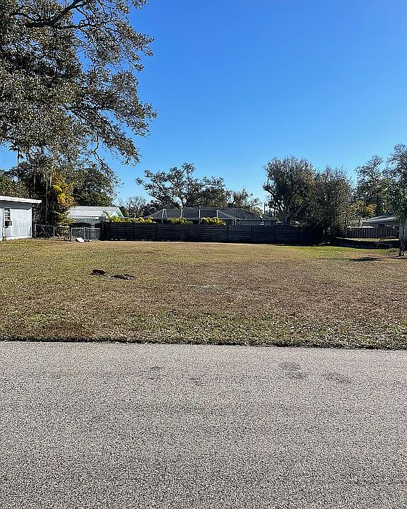 2nd image of 1041 Rhodes Ave