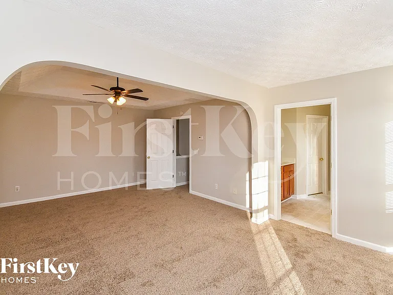74 Mattie Ln — Photo 2