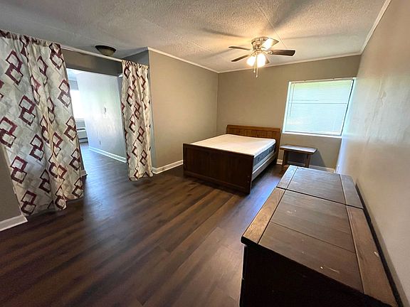 4th image of 2733 Jersey Ave APT A203