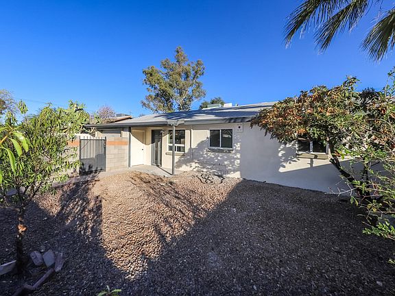 3rd image of 2509 E Alta Vista St