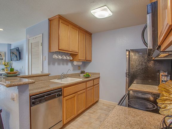 5th image of 2696 Somerset Park Cir