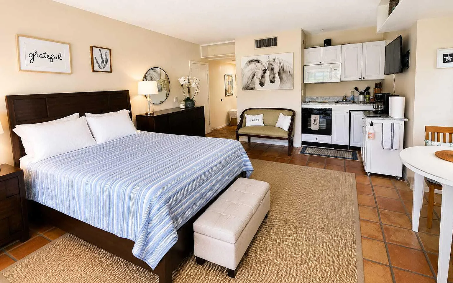 1 bed, 1.0 bath, 500 sqft, $3,500 — Photo 2