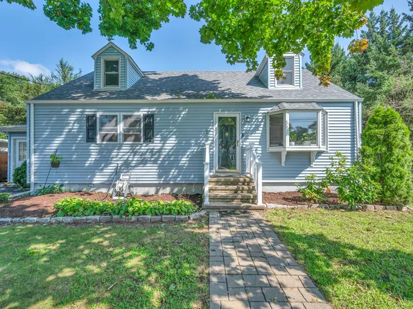 27 Robbins Court, Milford, CT 06461