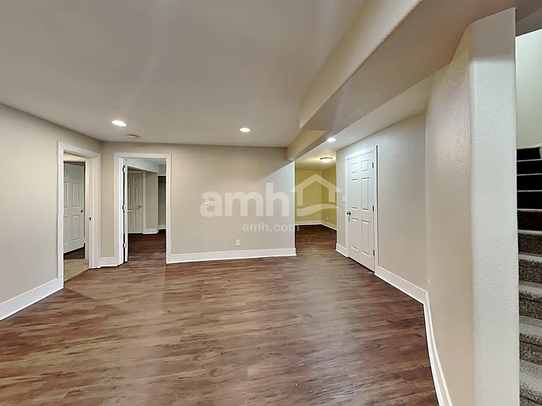 13725 Kearney St — Photo 37