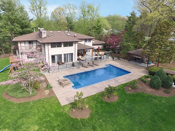 2nd image of 299 Truman Dr