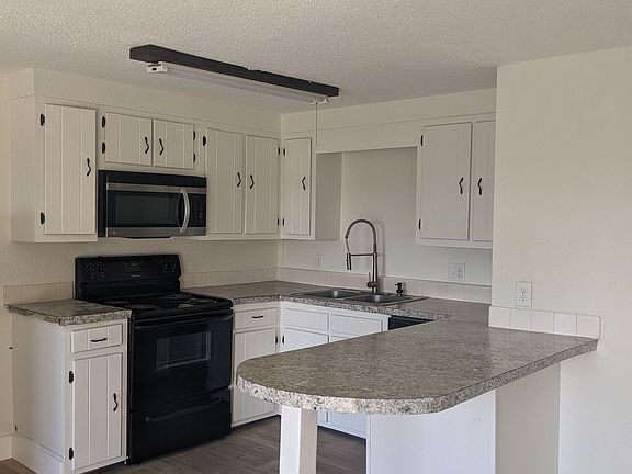 4th image of 10 Rivercrest Dr #3A