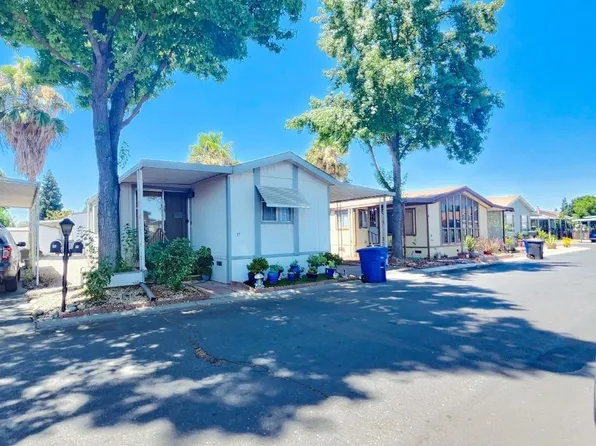 15 Schooner Ln, Modesto, CA 95356