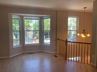 42914 Golf View Dr, Chantilly, VA 20152