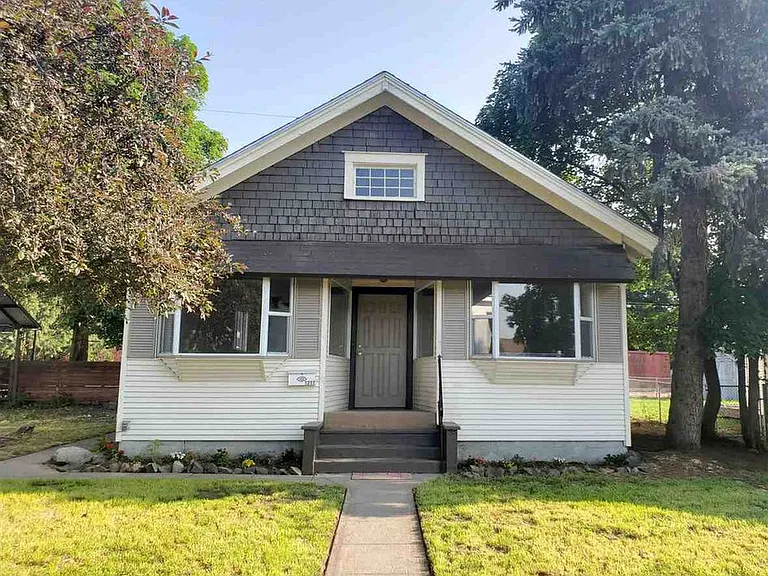 1217 E Indiana Ave — Photo 2