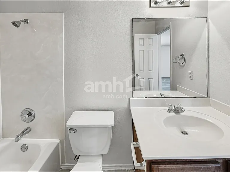 2288 Green Meadows Ln — Photo 14