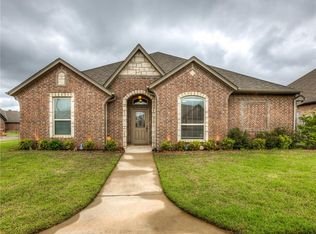 11200 SW 37th Ct, Mustang, OK 73064