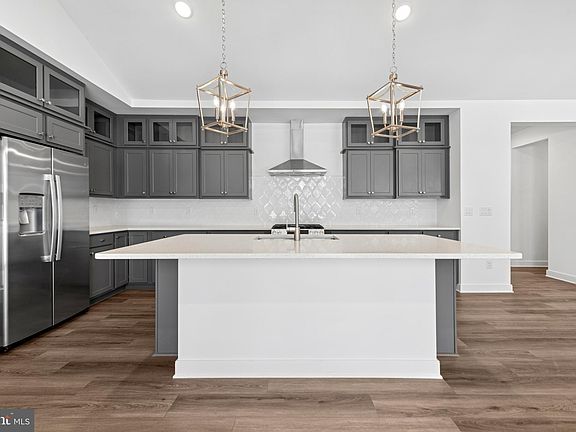 4th image of 28545 Blossom Ln