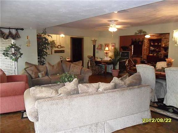 3rd image of 11701 Victoria Pl