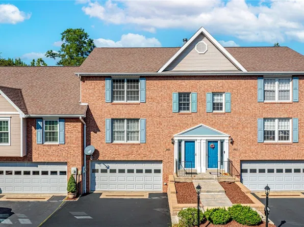 202 Apple Blossom Ct, Delmont, PA 15626