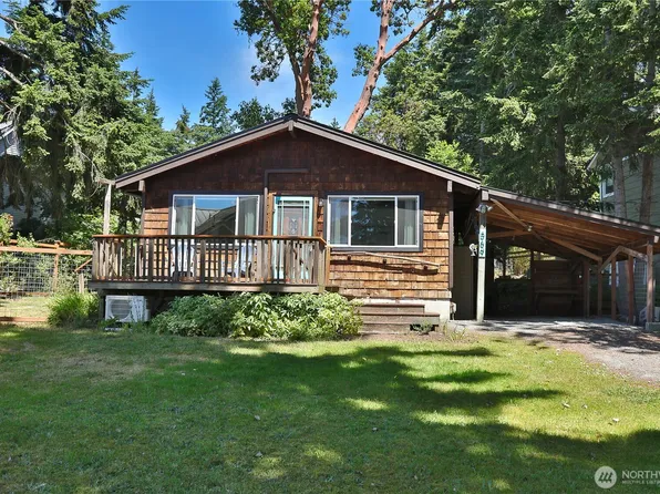 569 Otter Way, Freeland, WA 98249