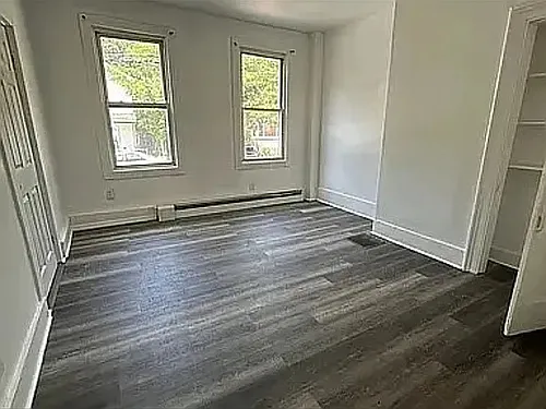 204 N 1st St #B Photo 1