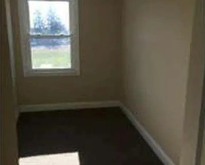 232 W Wyncliffe Ave — Photo 4