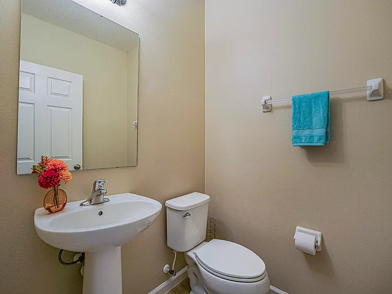 1750 Berkshire Cir SW — Photo 35