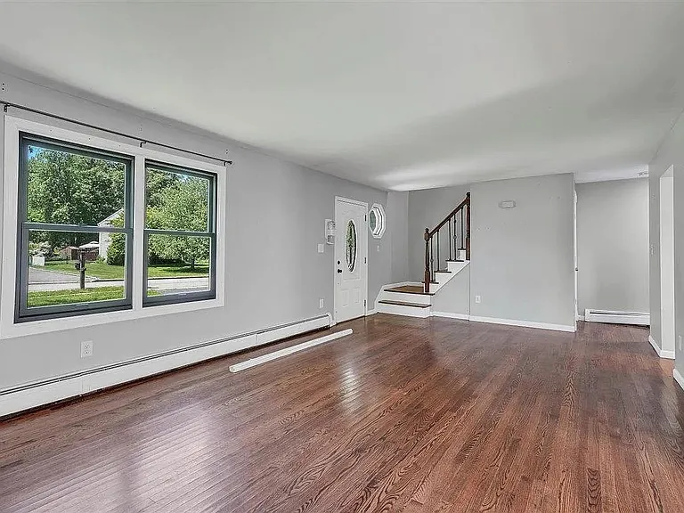 54 Capital Dr — Photo 18
