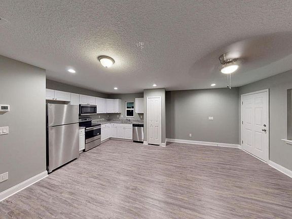 3rd image of 6731 Golfview St #2