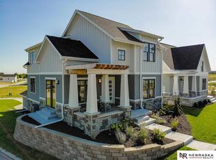 715 Penrose Dr, Lincoln, NE 68521
