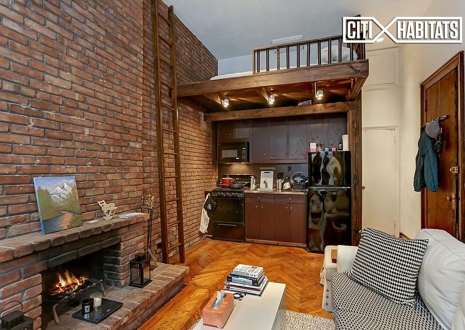 2nd image of 36 W 89th St APT 1A