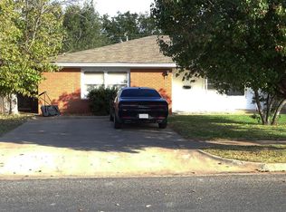 2012 54th St #B, Lubbock, TX 79412