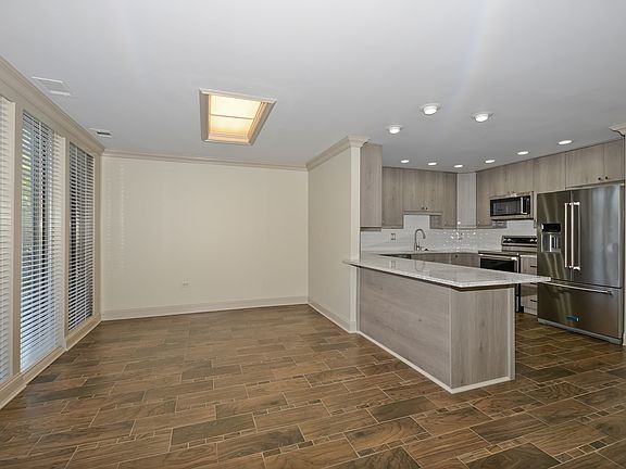 4th image of 125 Acacia Cir Unit 115E