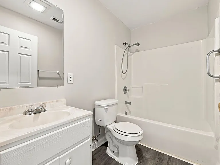 205 5th Ave — Photo 7
