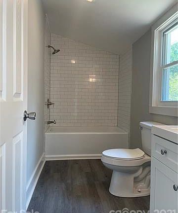 2nd image of 952 17th St