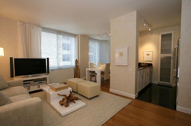 1st image of 320 W 38th St APT 1023