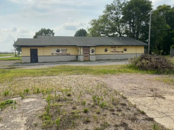 402 W Railroad St, Gideon, MO 63848
