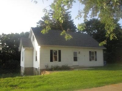 422 W Broad St, Linden, MI, 48451
