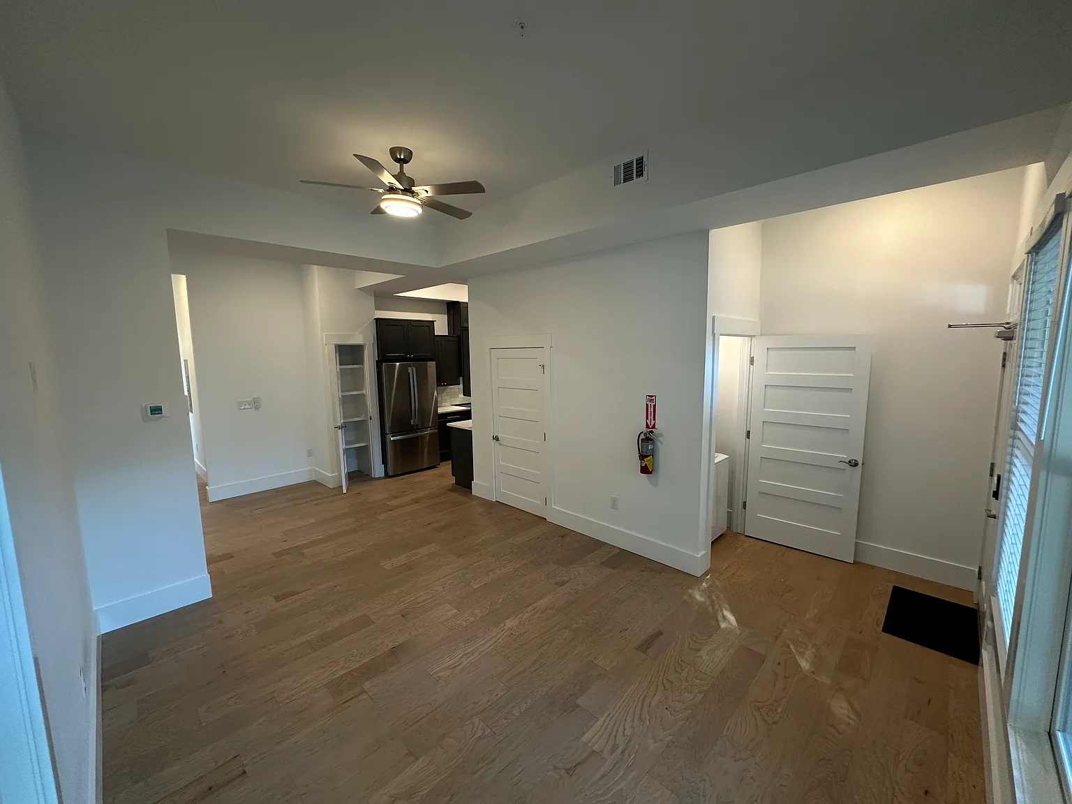 2 bed, 1154 sqft, $2,350 — Photo 4