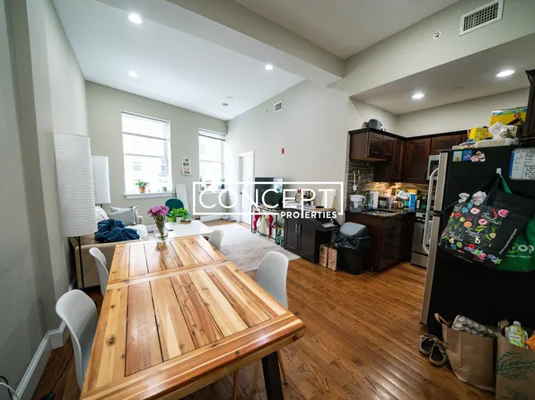 493 Commonwealth Ave APT 4, Boston, MA 02215