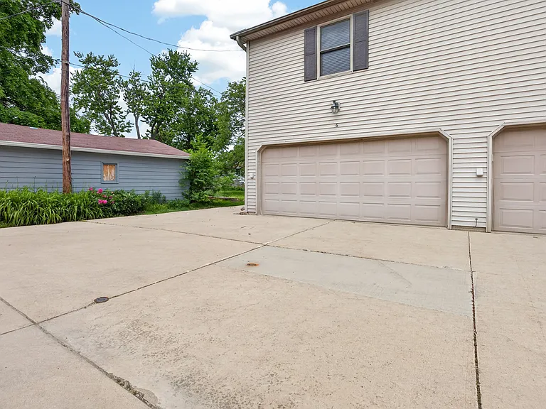 3 Ross Dr #6 — Photo 18