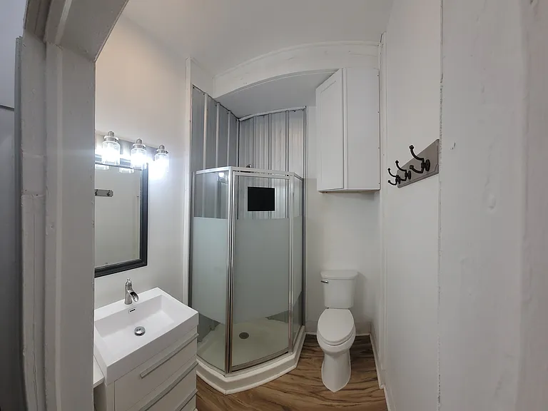 1311 S Person St — Photo 10
