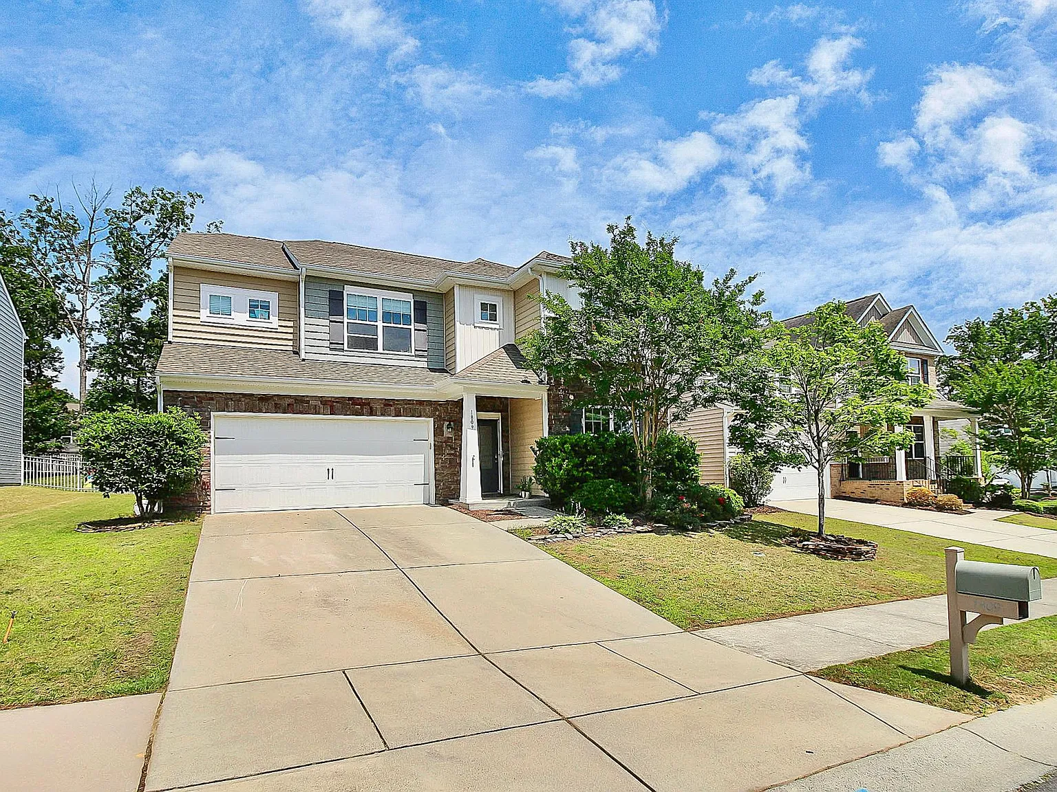 5 bed, 3035 sqft, $3,100 — Photo 3