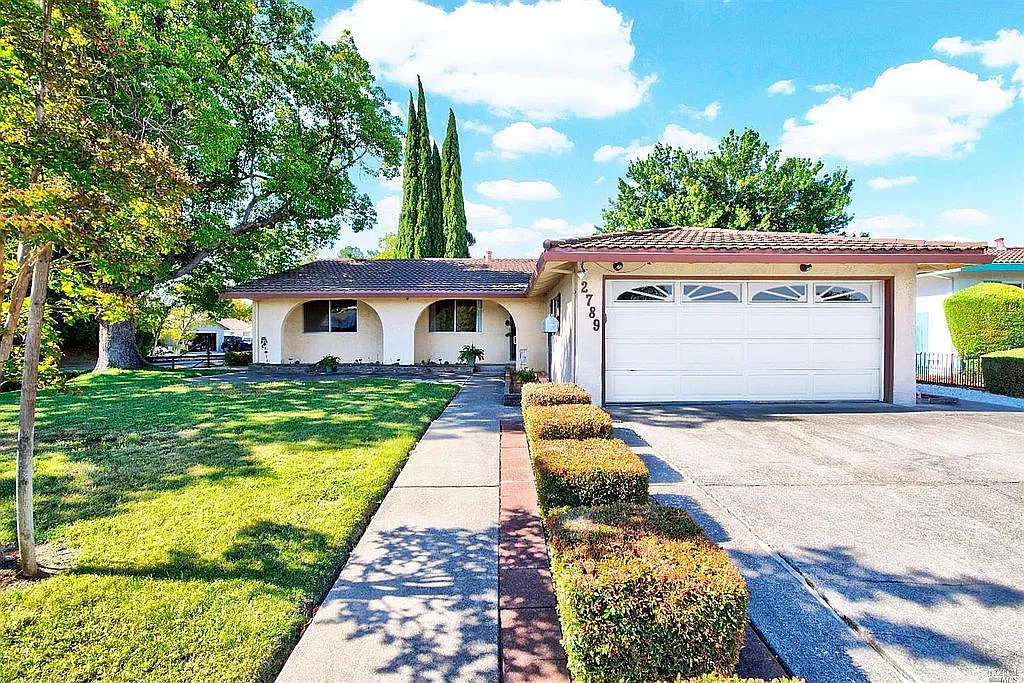 2789 Violet Ave photo 1