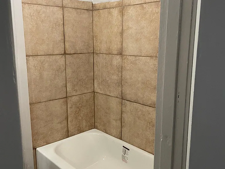 126 E Alabama St — Photo 11
