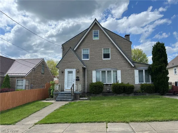 3813 Collins Way, Weirton, WV 26062