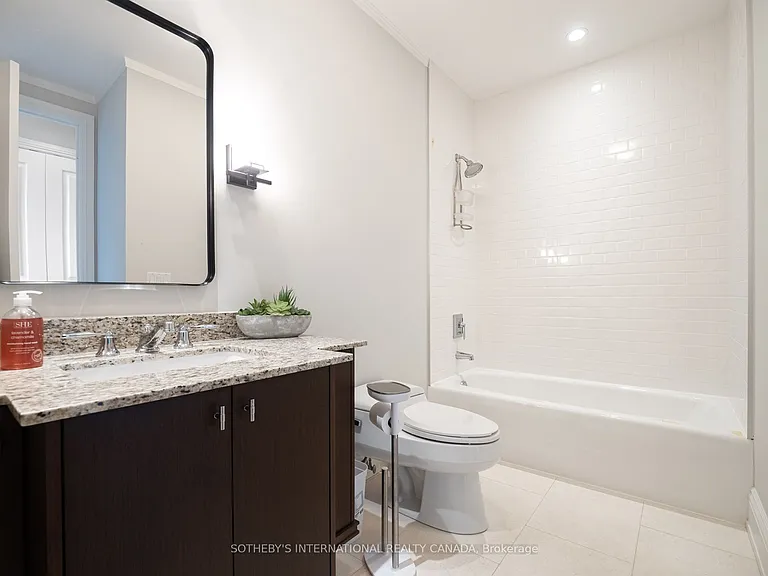 183 Wellington St W #4301 — Photo 20