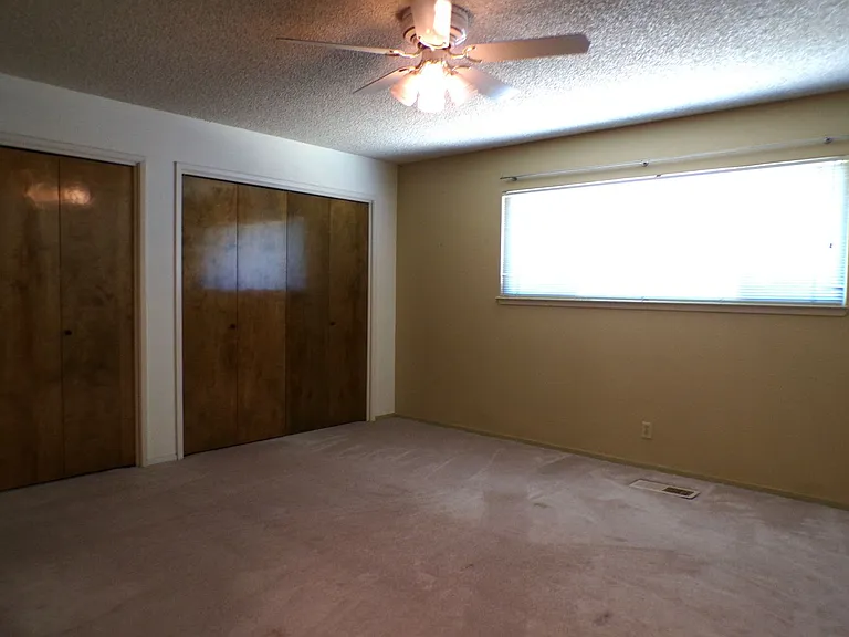 1600 Fairington Ln — Photo 7