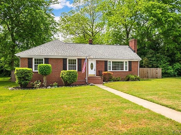3rd image of 502 Cedar Ln