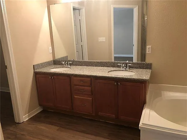 1064 Clairise Ct — Photo 23