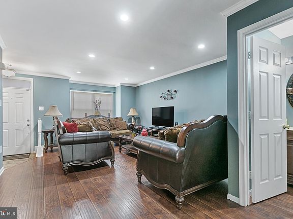 4th image of 1239 Martha Greenleaf Dr
