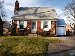 14 Sherwood Rd, Dumont, NJ 07628